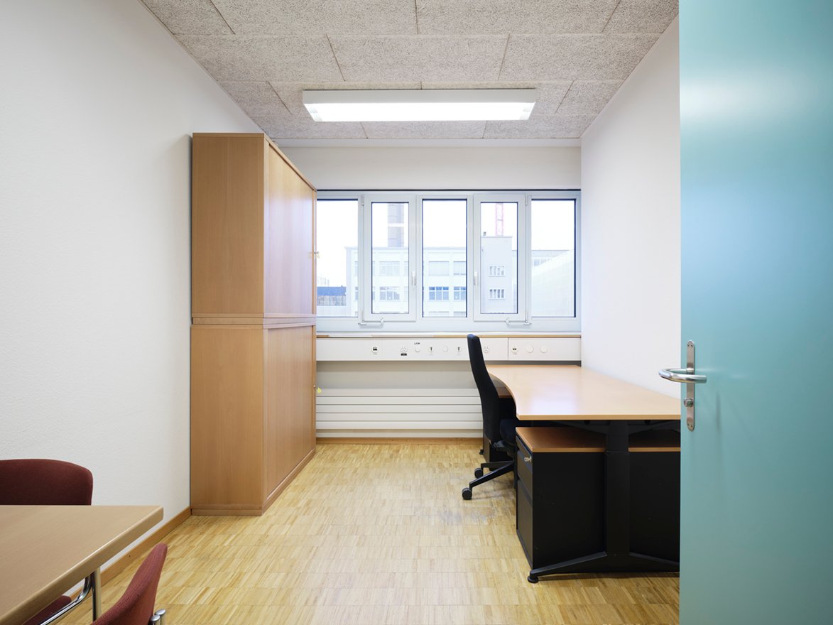 86m² commercial