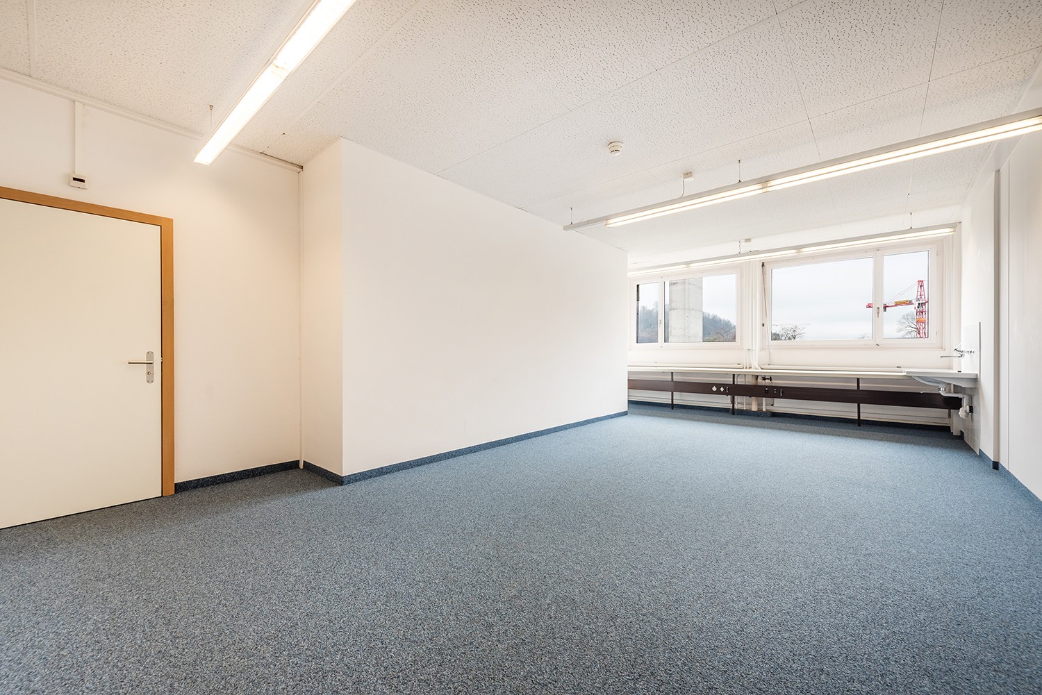 814m² office