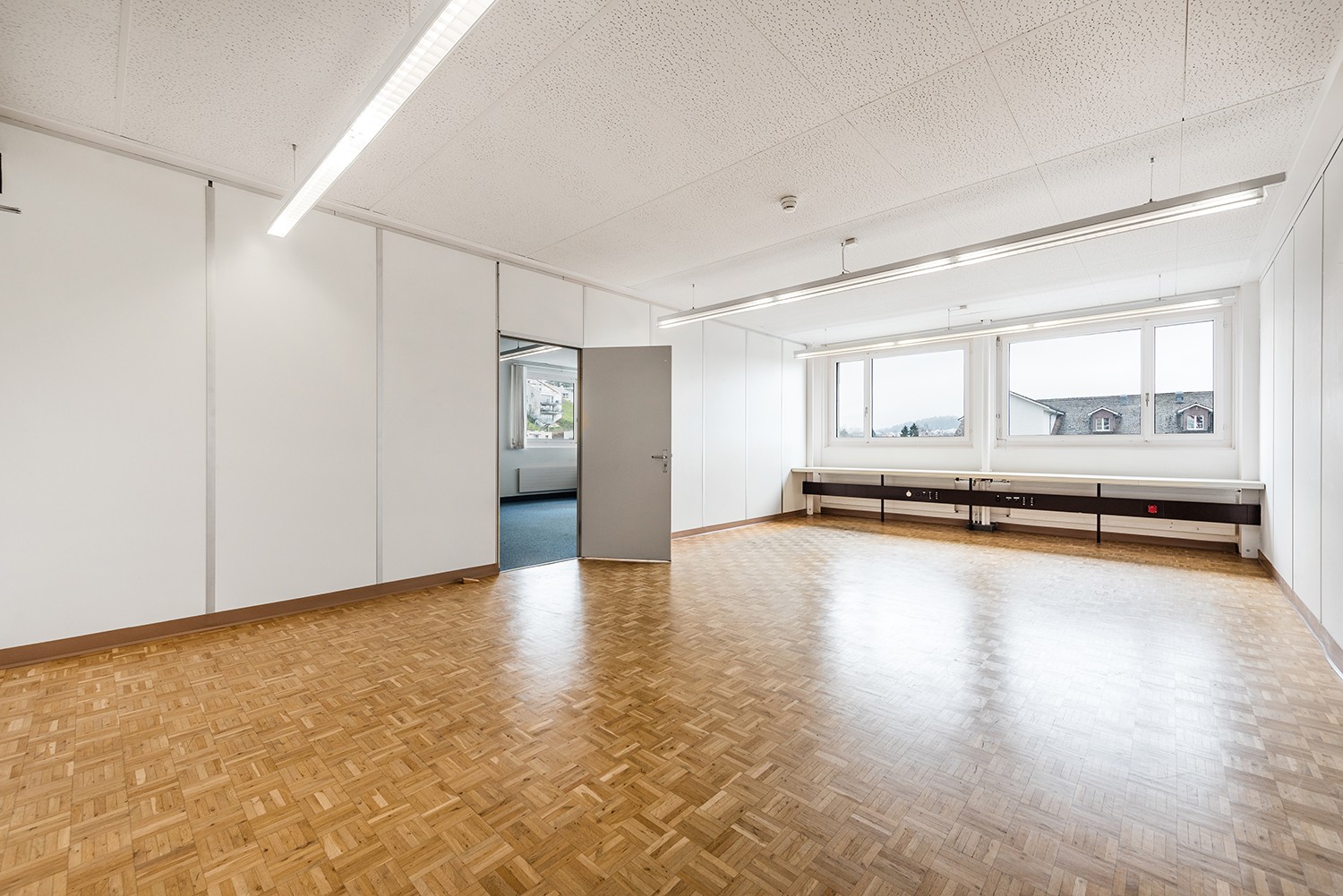 814m² office