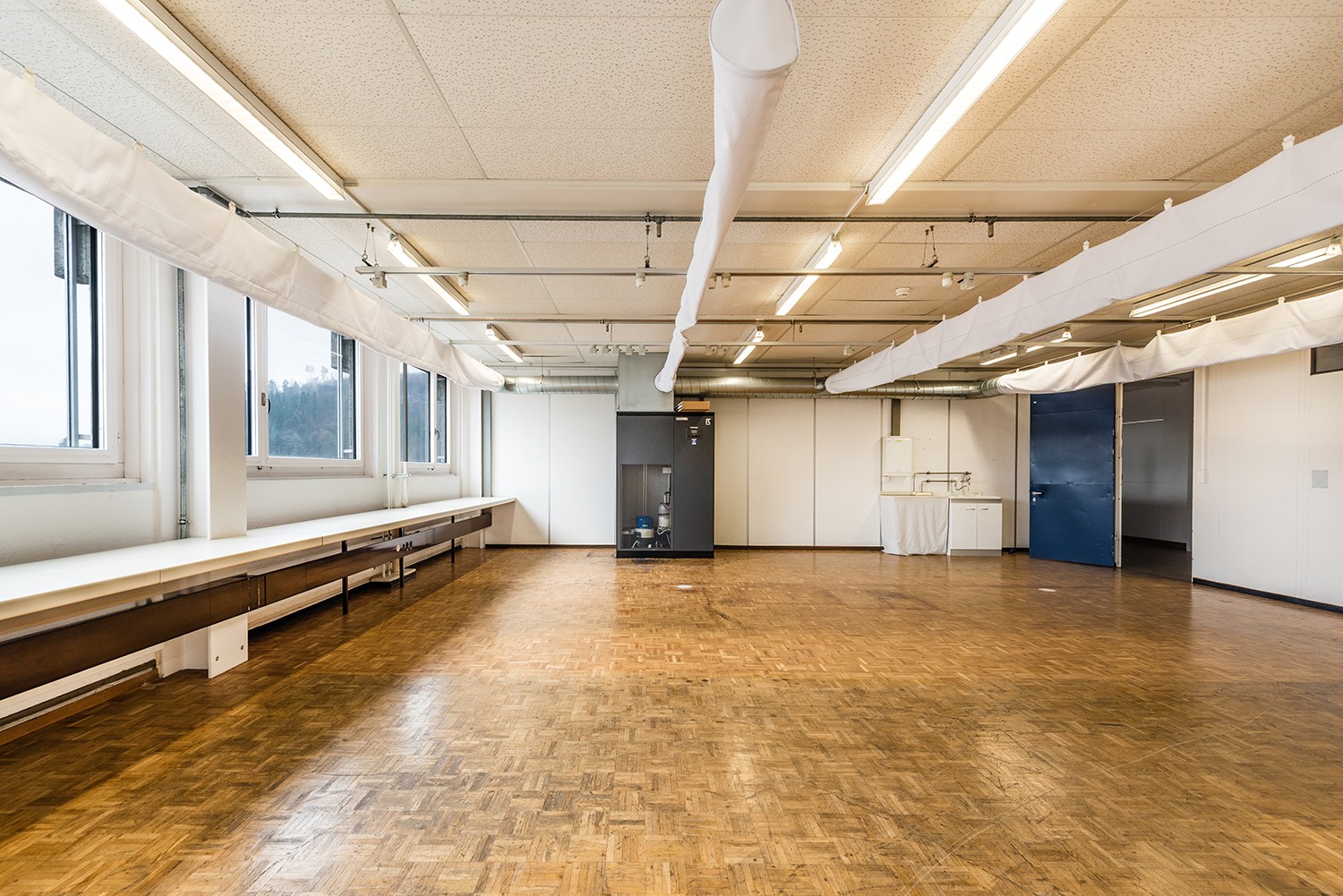 814m² office