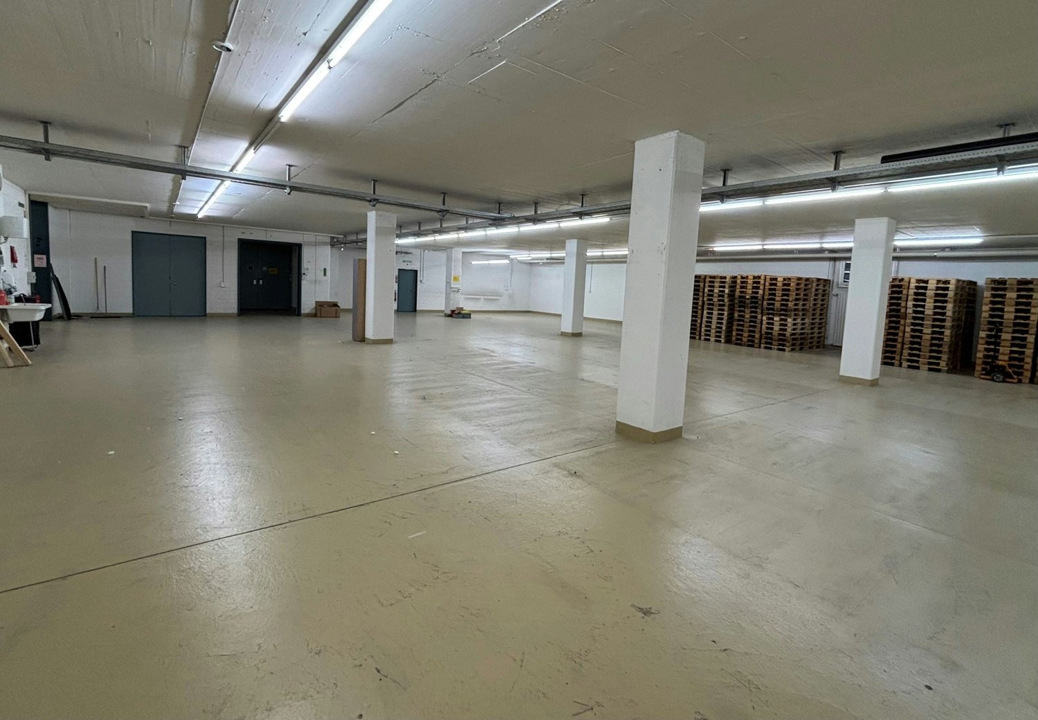 Locale di magazzino di 1158m²