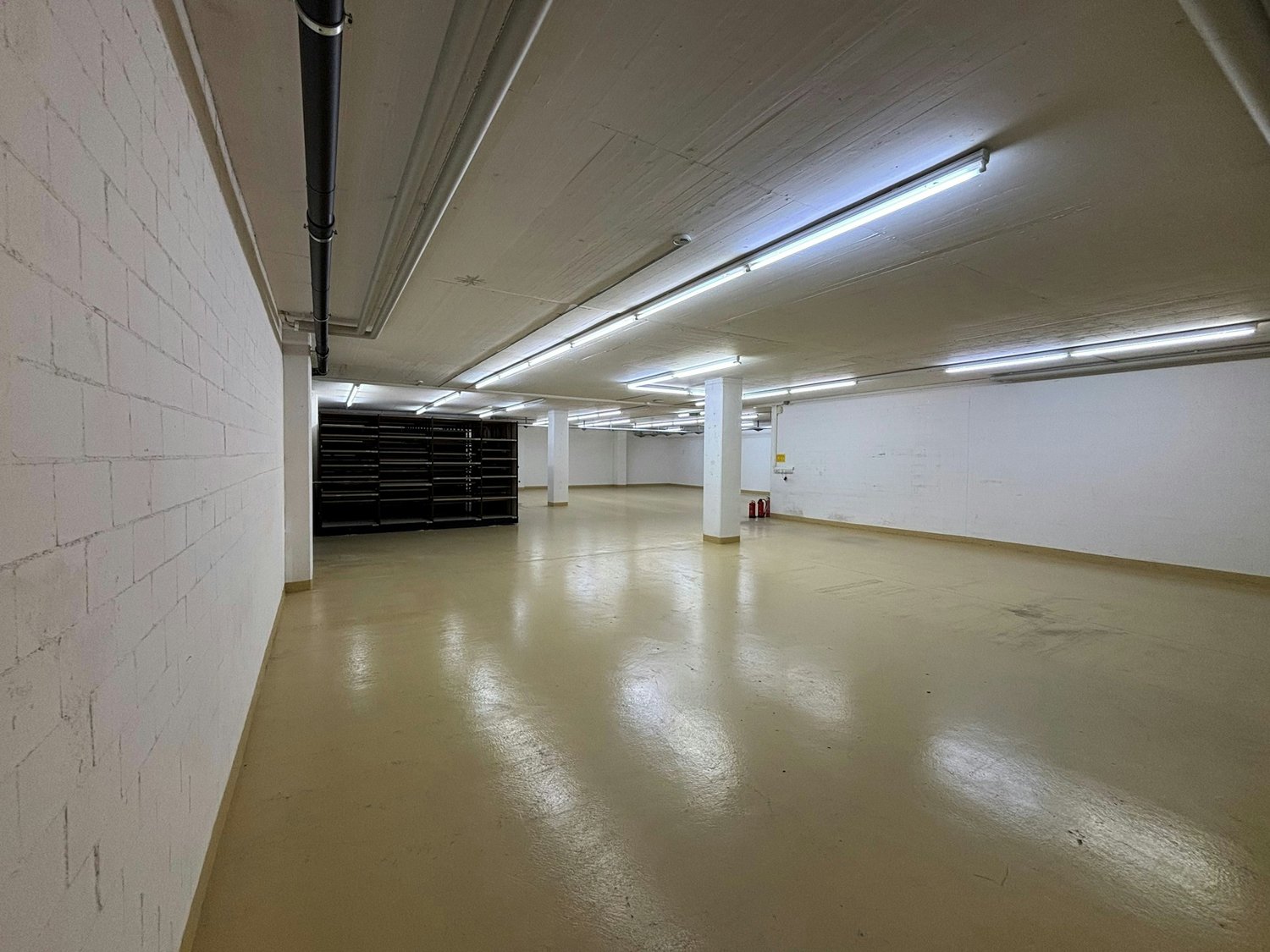 Locale di magazzino di 1158m²
