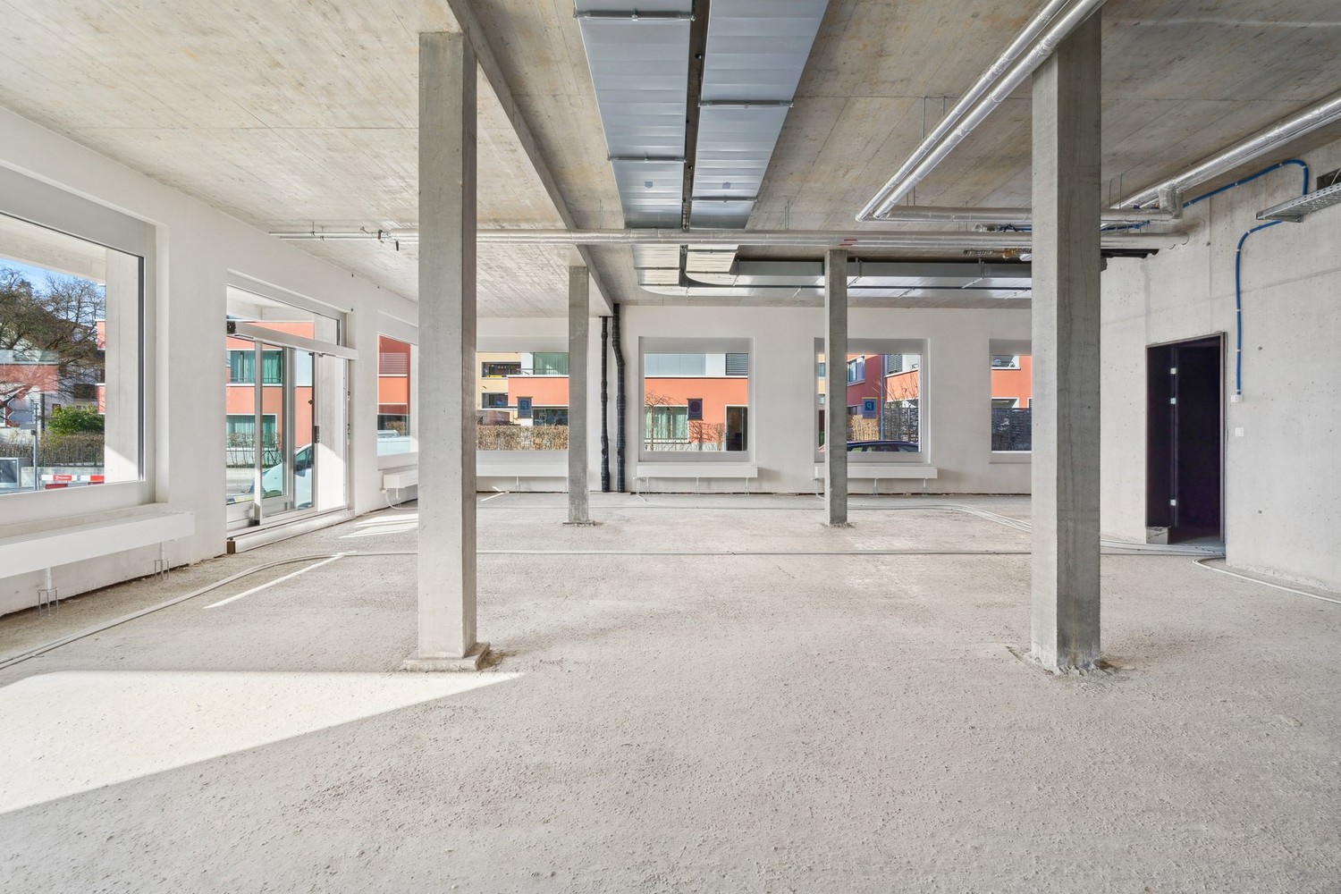 47m² commercial