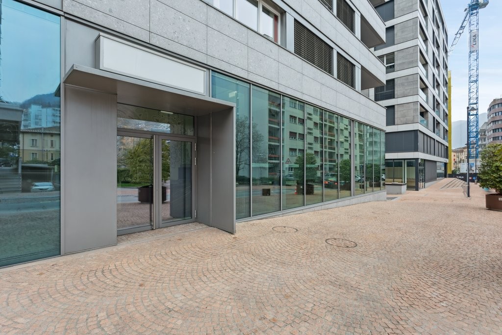 196m² commercial