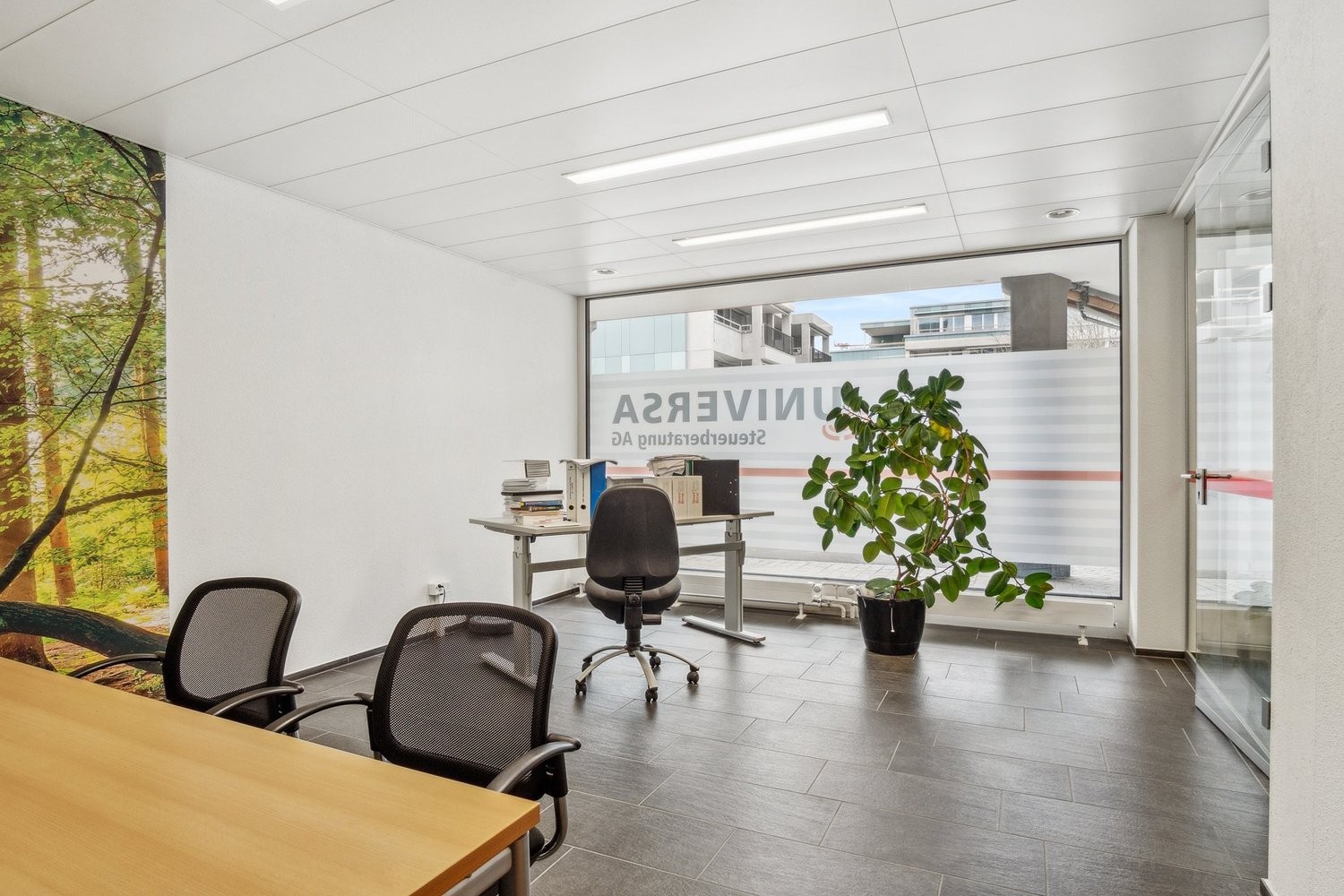 91m² shop
