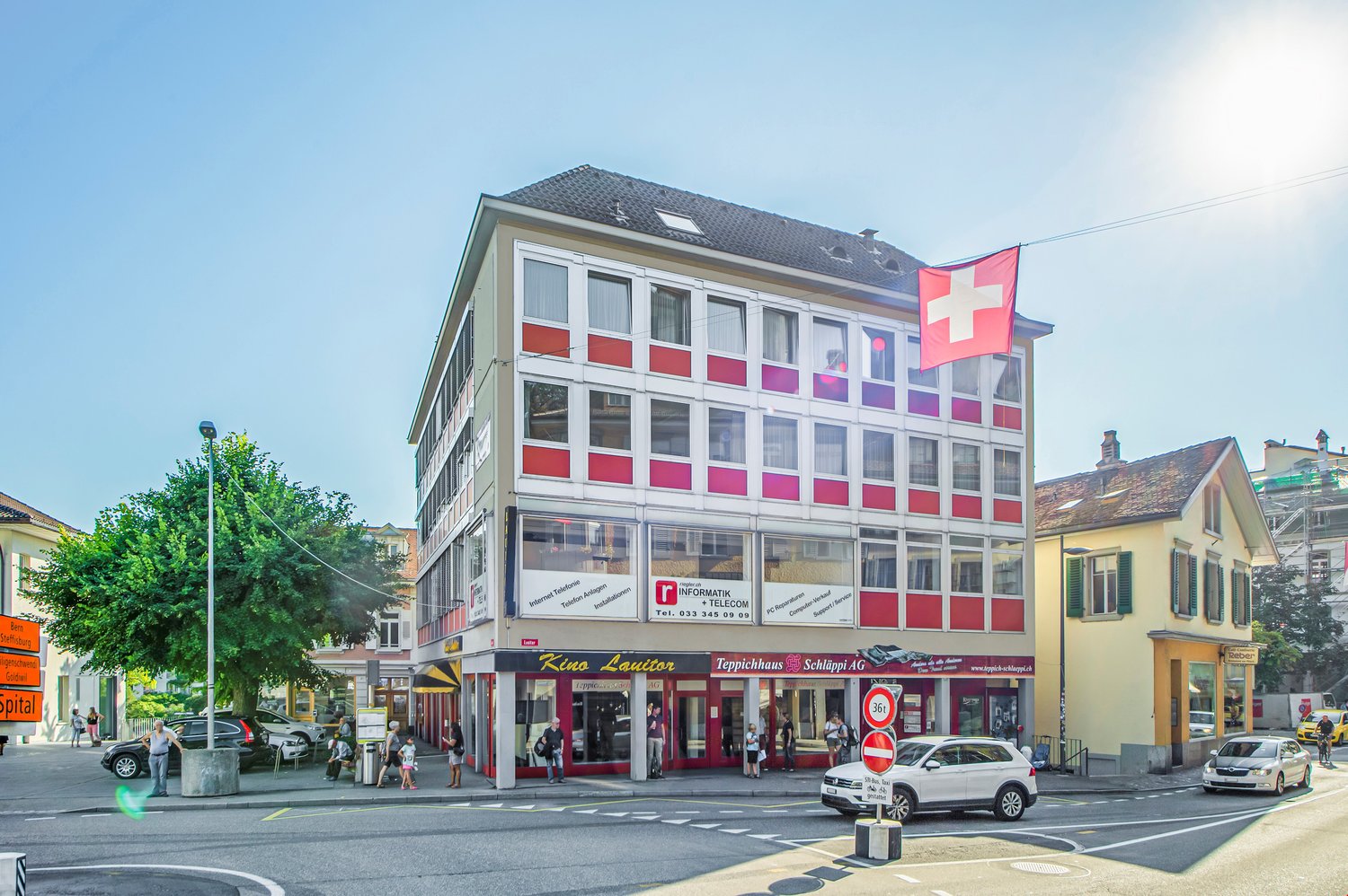 295m² office