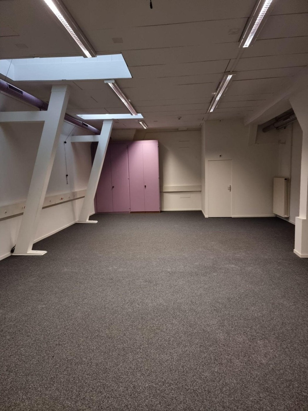78m² storage room