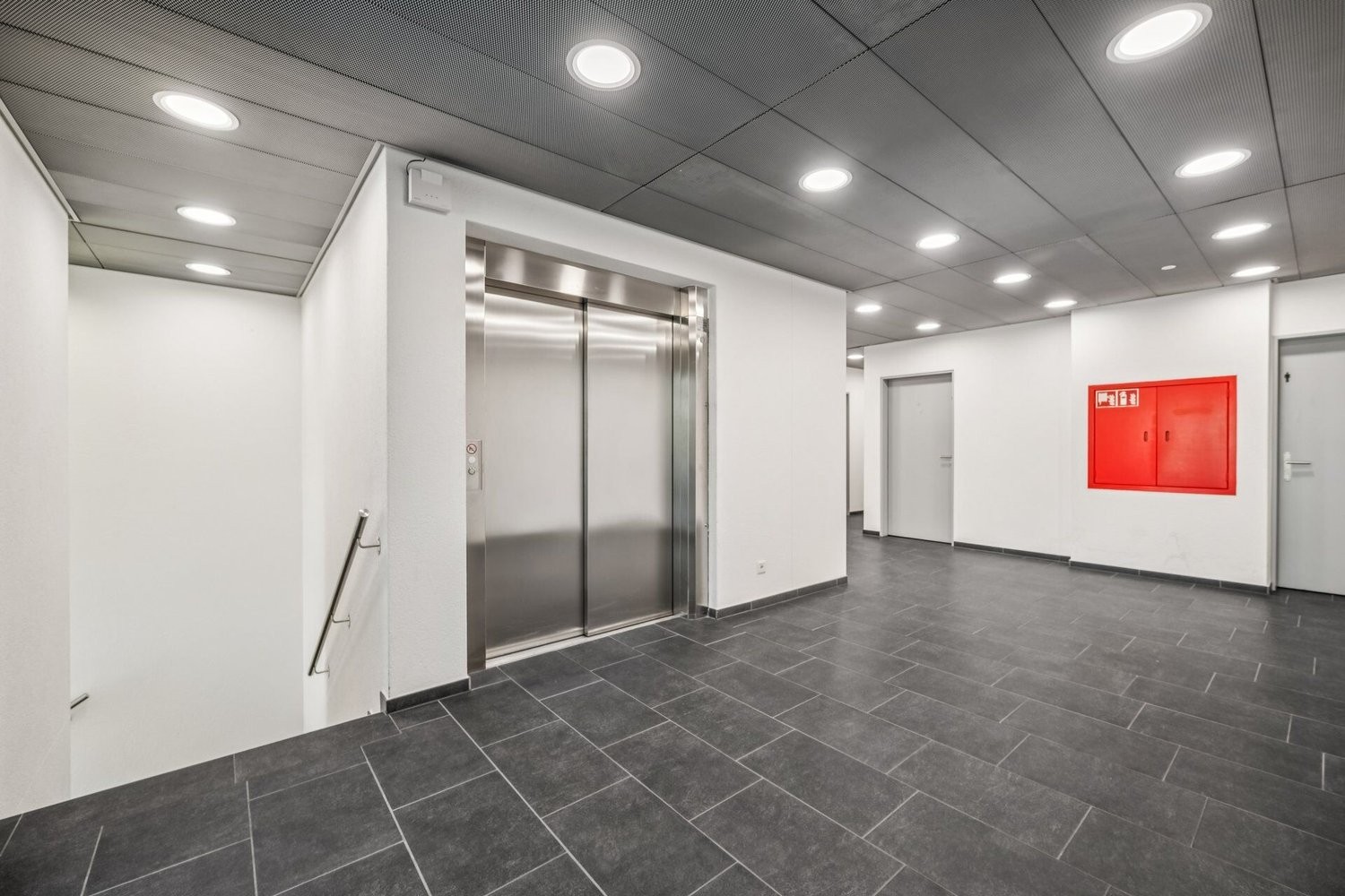 188m² commercial