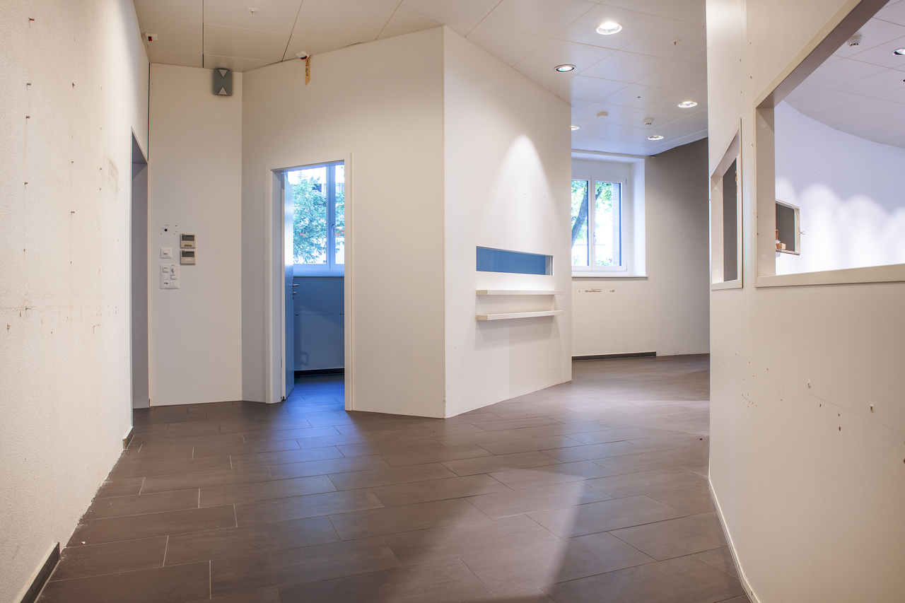 217m² commercial