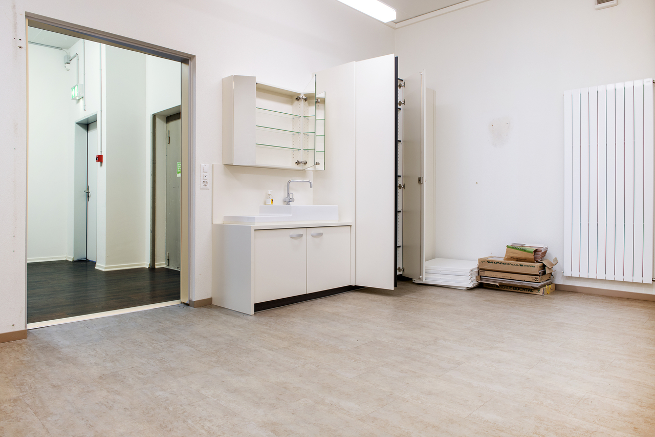 217m² commercial