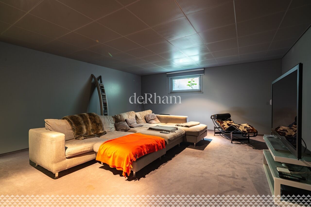 10 rooms villa