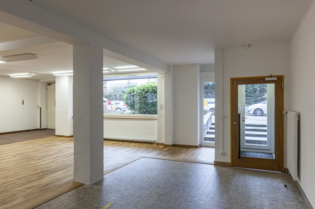 125m² commercial