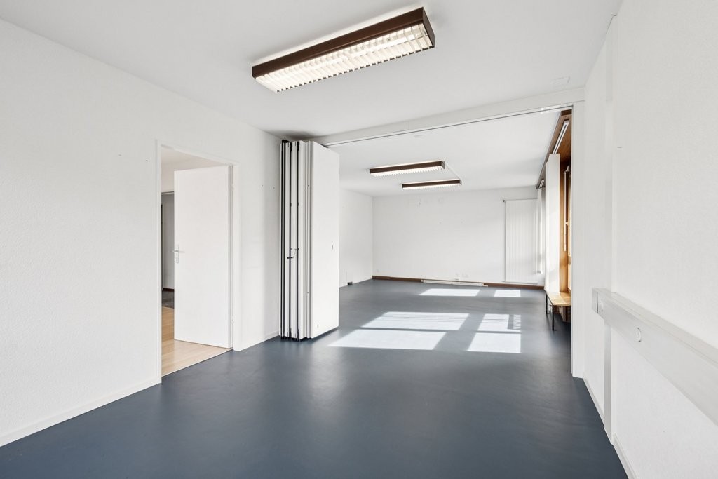 198m² office