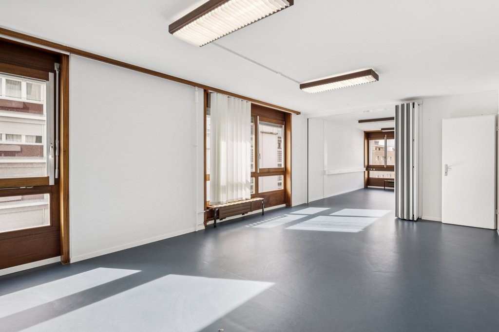 198m² office