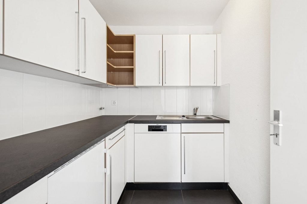 198m² office