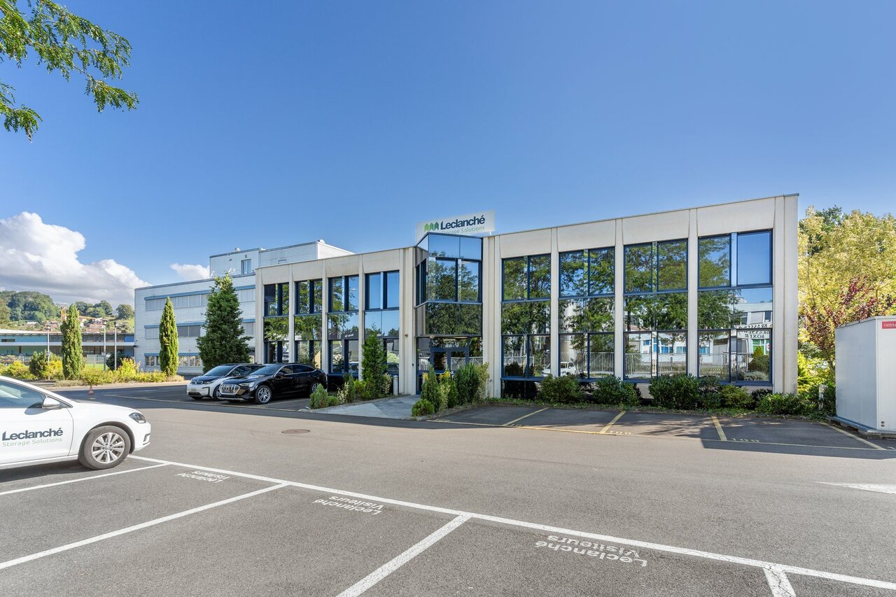 218m² office
