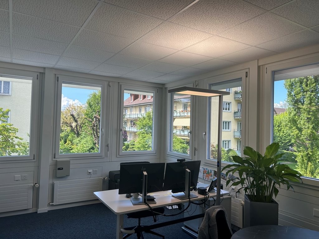 668m² office