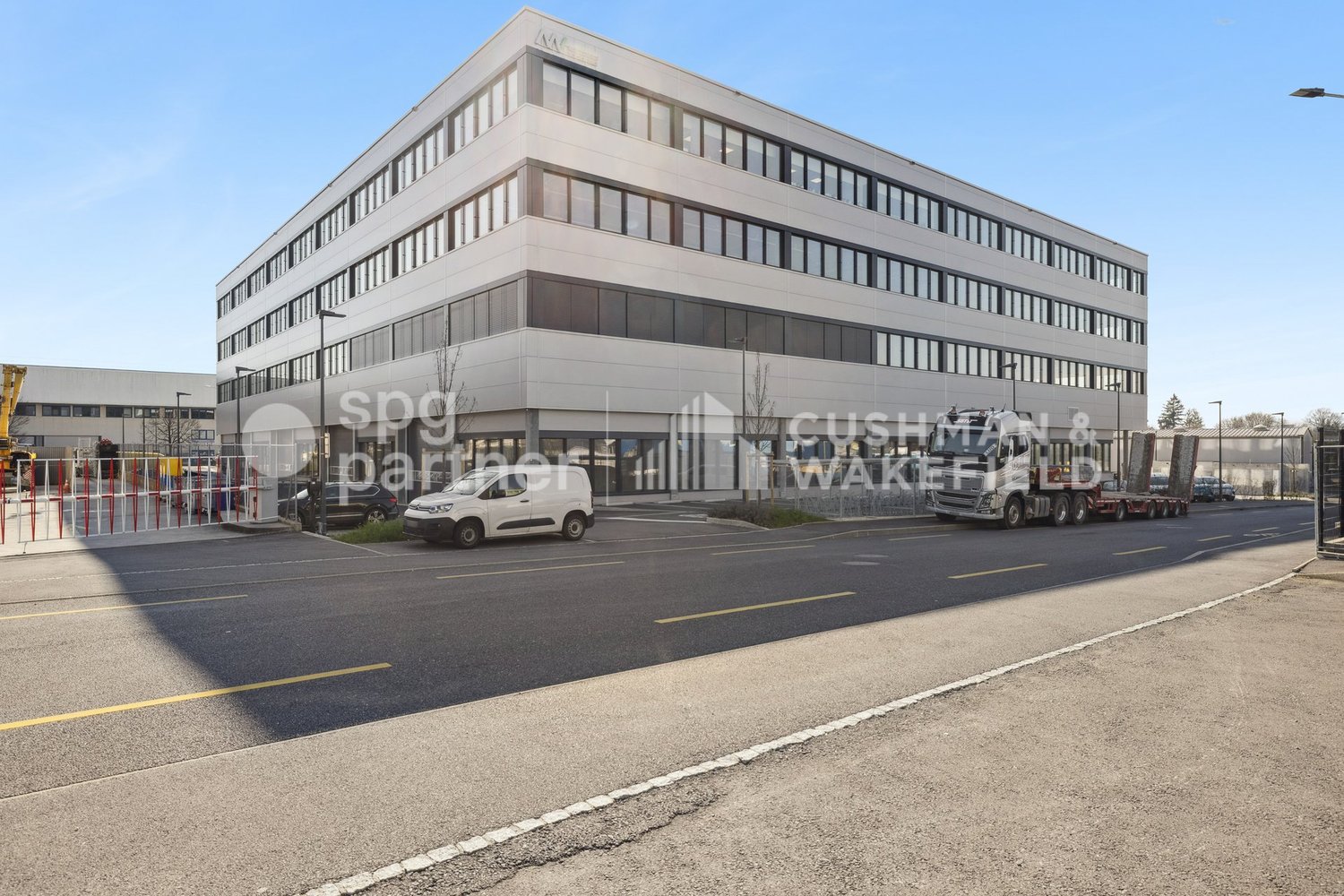 500m² commercial