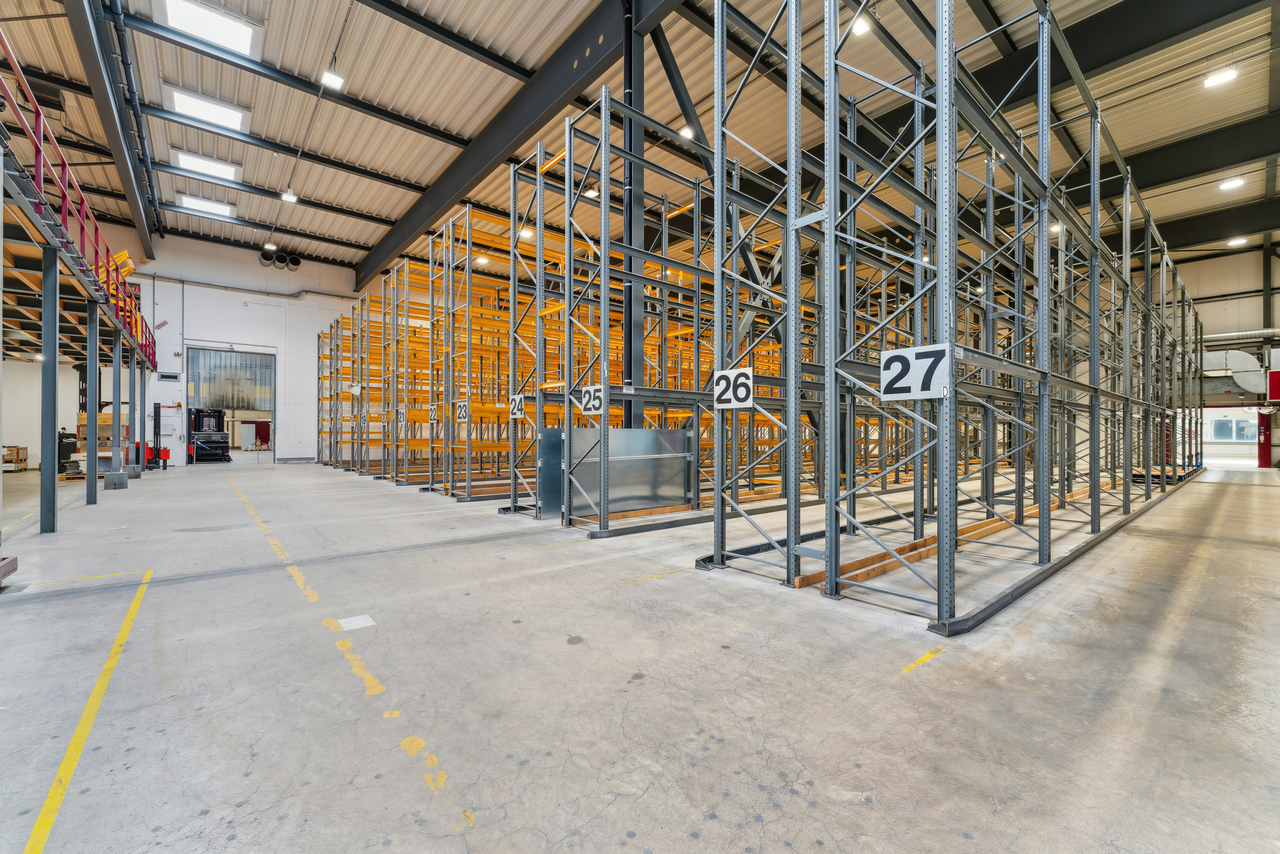 3105m² deposito