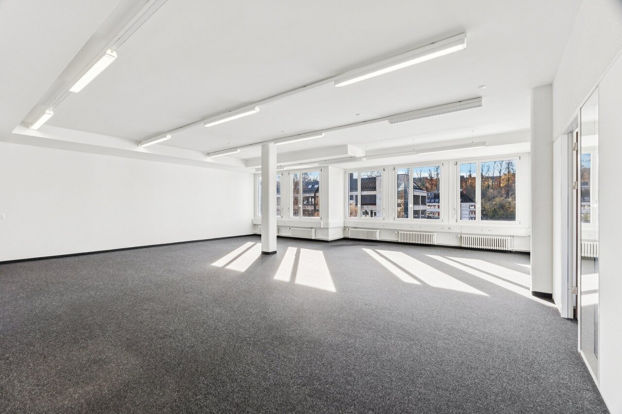 147m² office