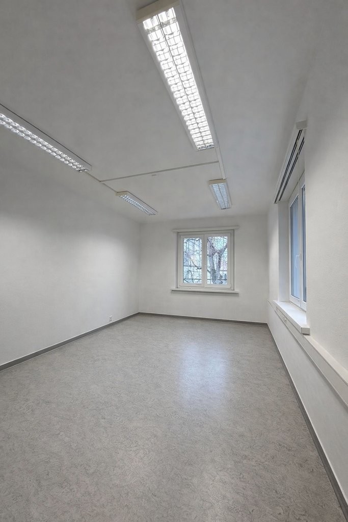 134m² office