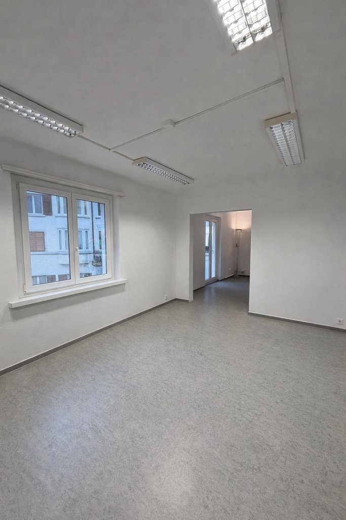 134m² office