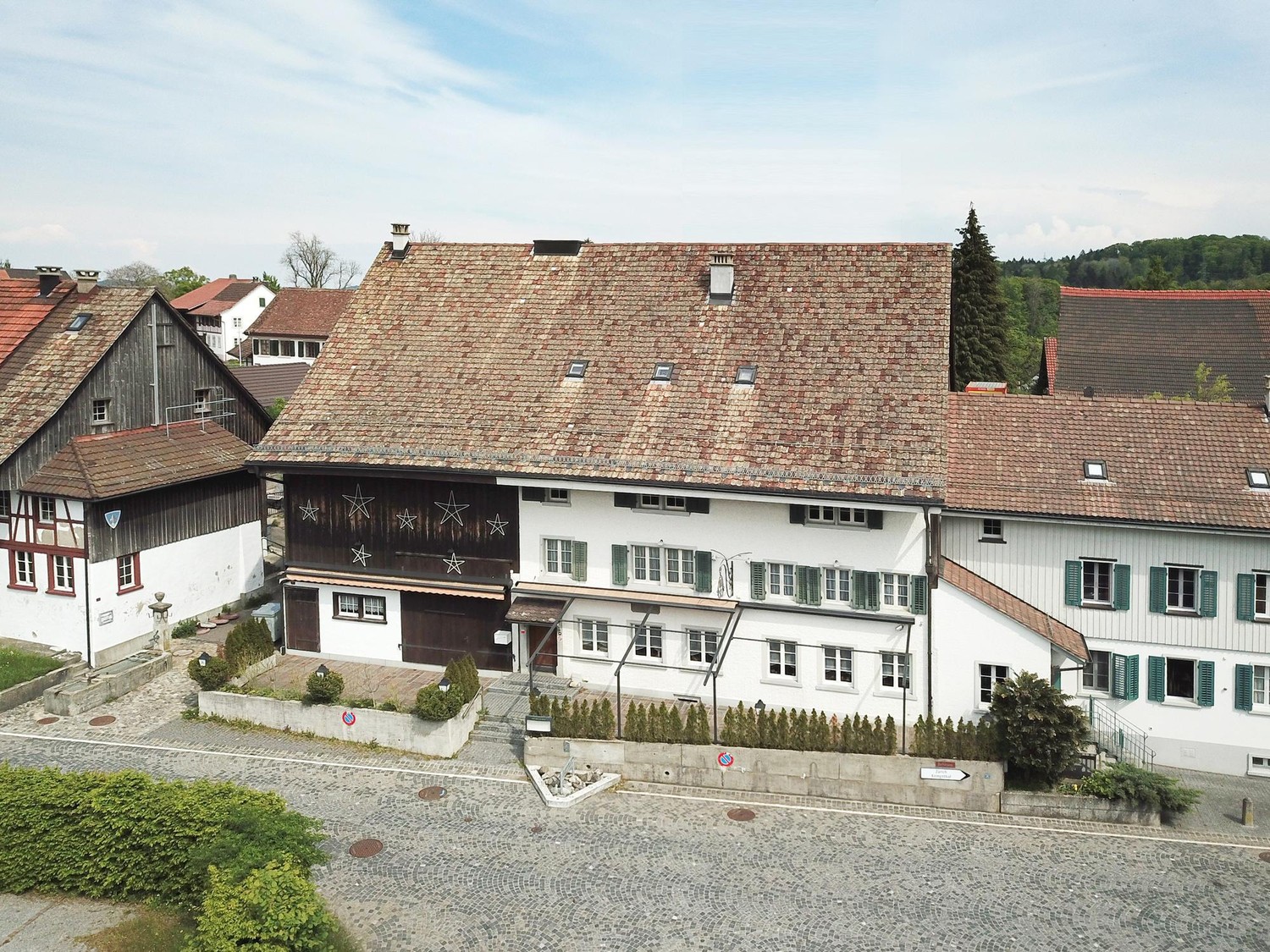 10 rooms single house
