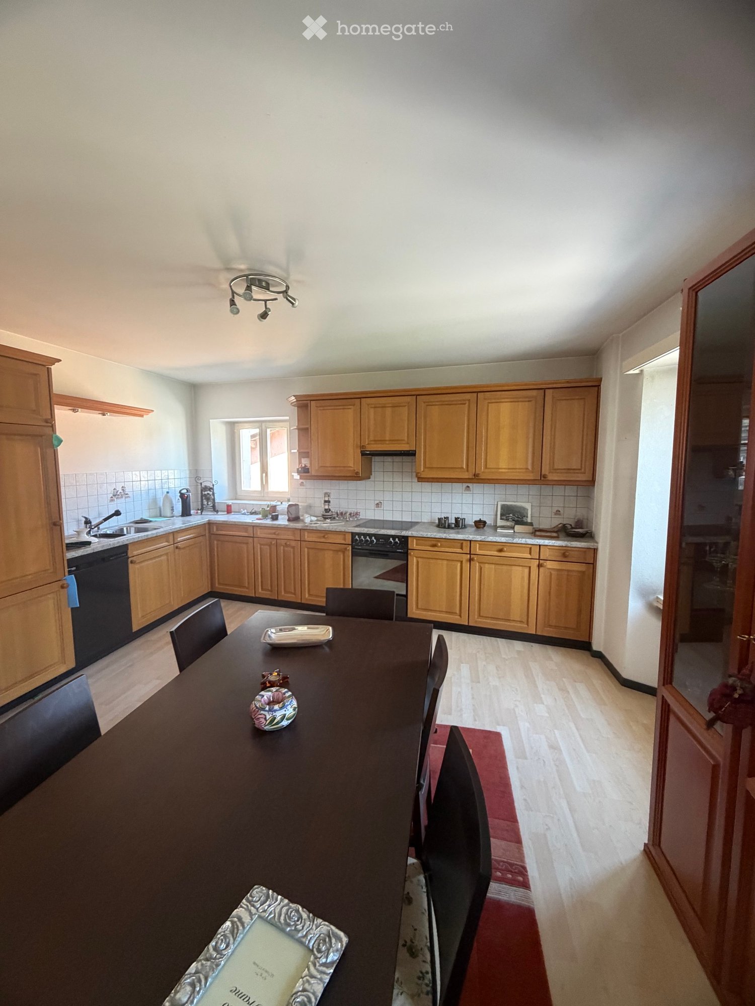 5 rooms apartment