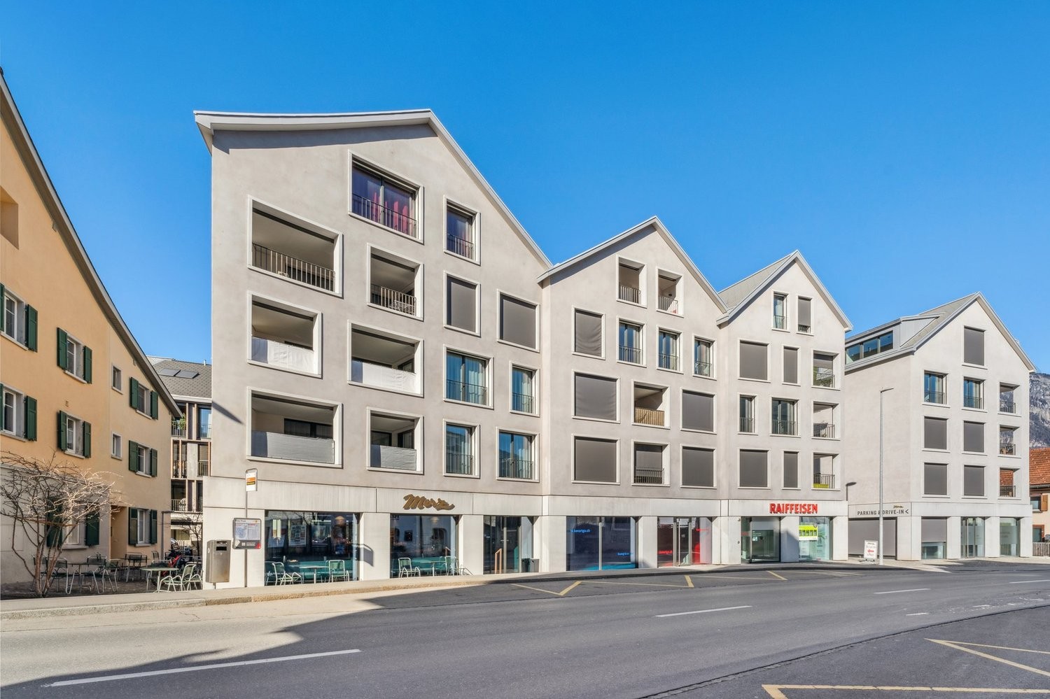 59m² shop