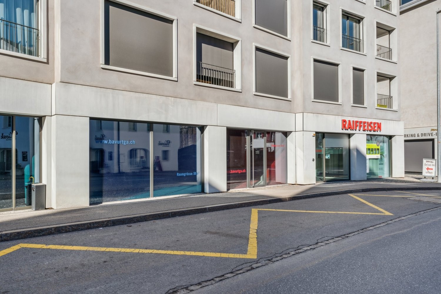 59m² shop