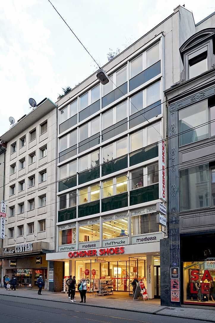 190m² office