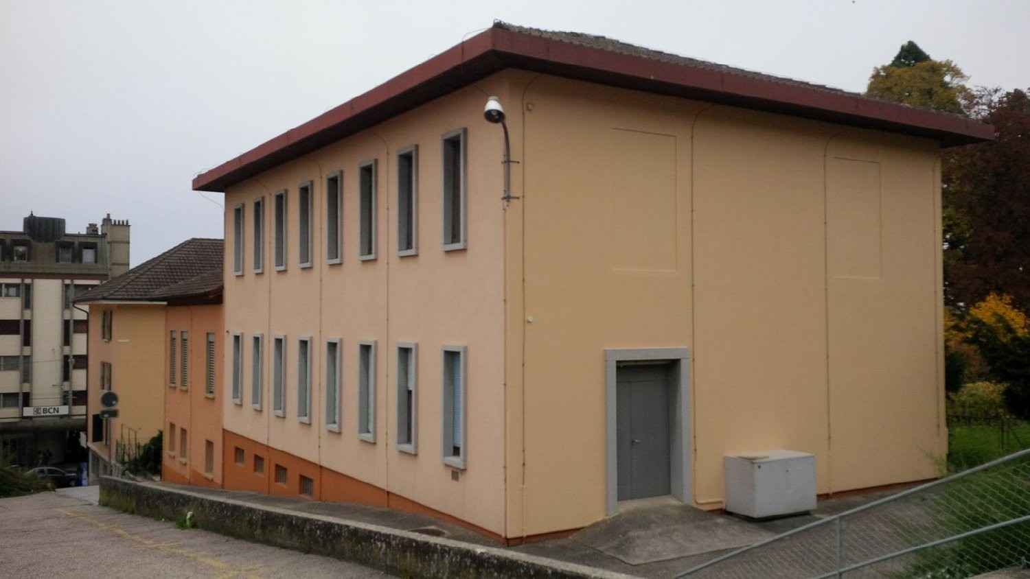 76m² storage room