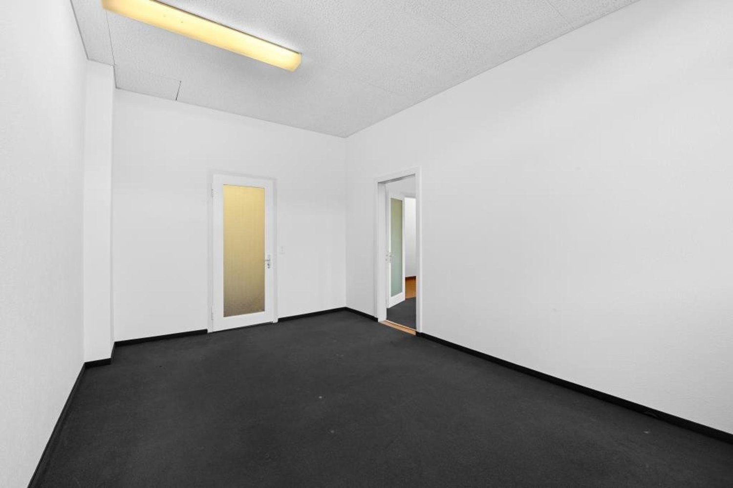 50m² office