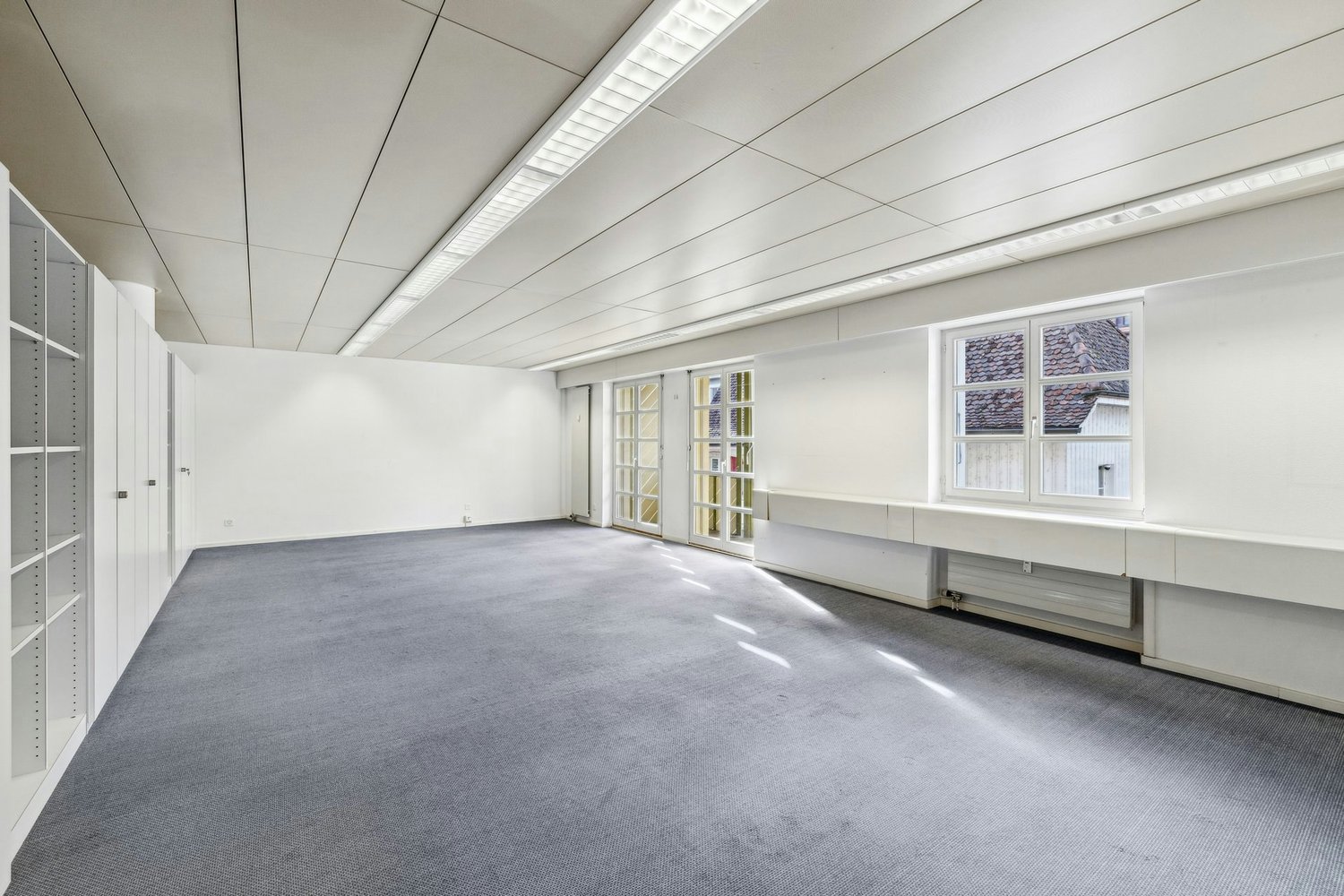 475m² office