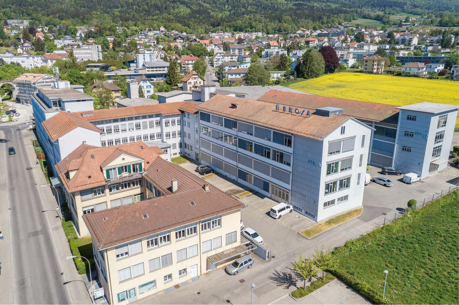 65m² commercial