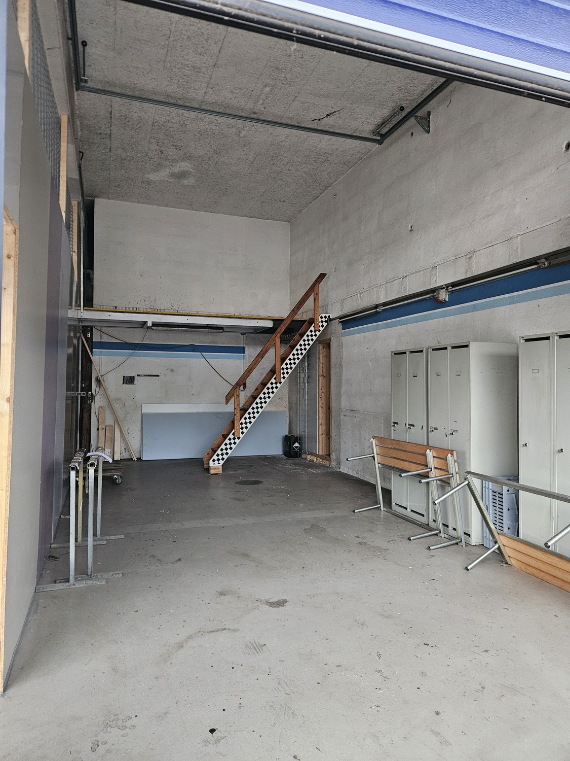 80m² commercial