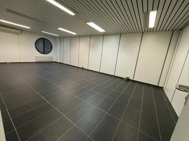 47m² office