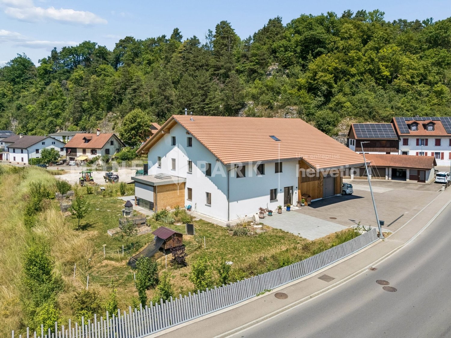 8 rooms single house