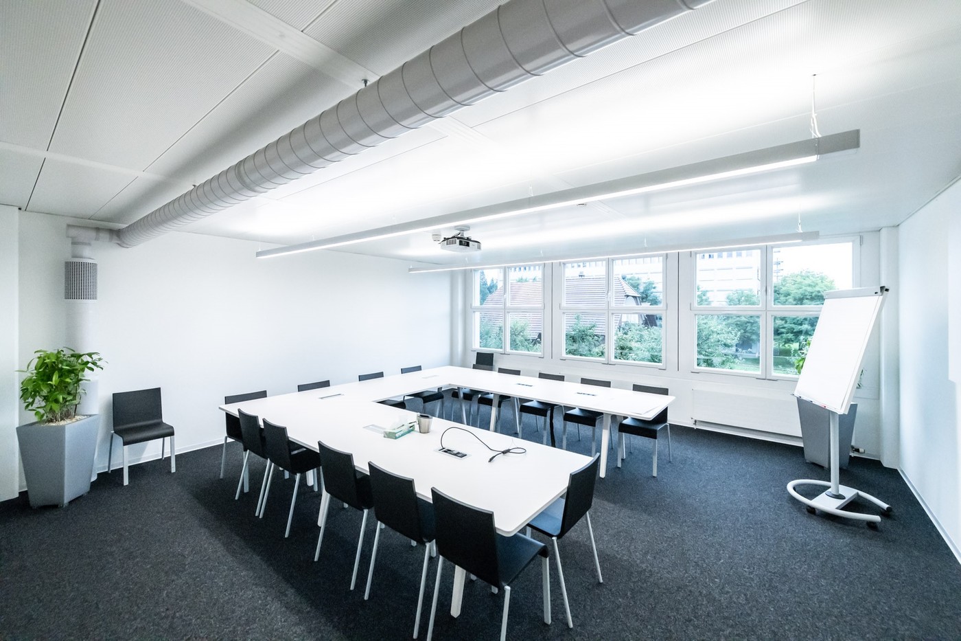 12000m² office