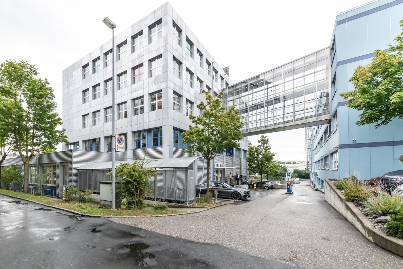 12000m² office