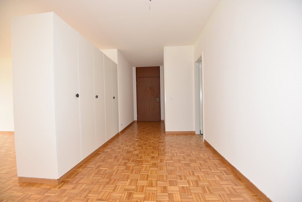 5 rooms apartment