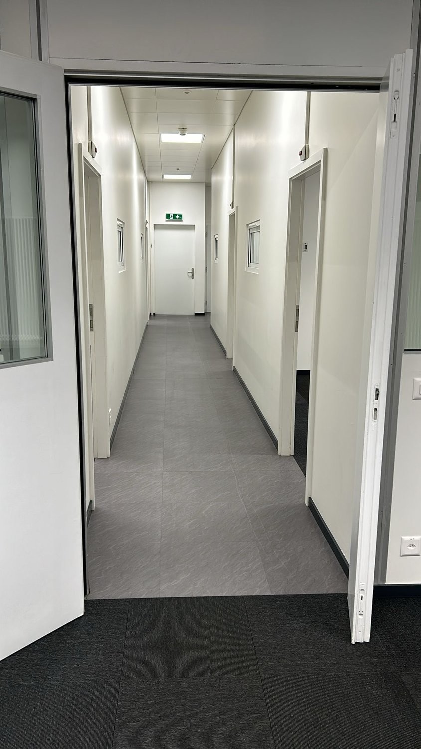 216m² office