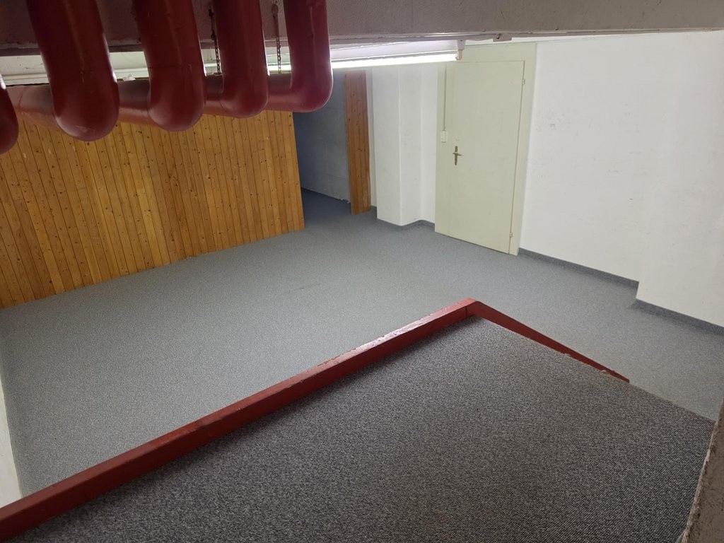 156m² shop