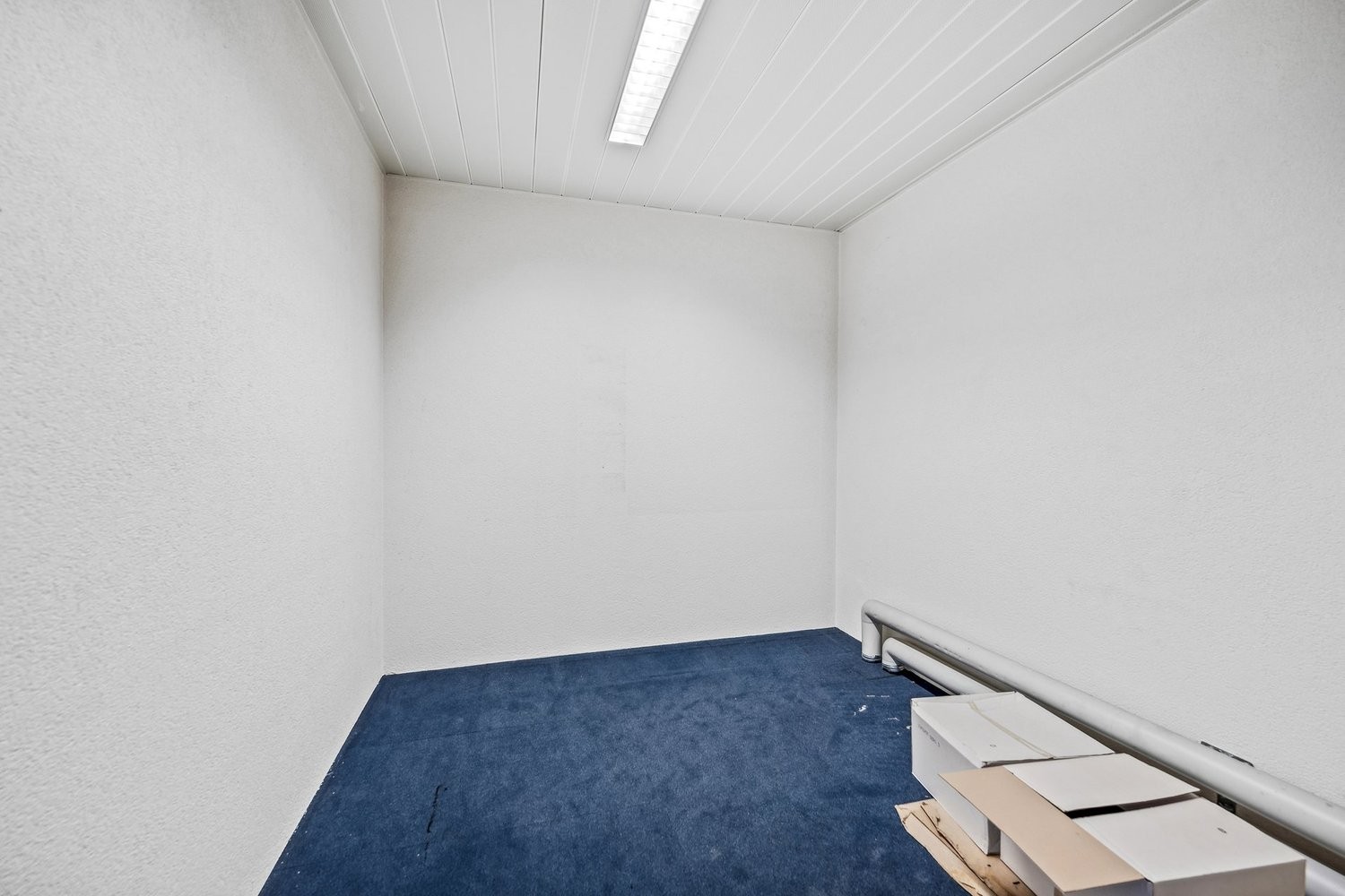 815m² office