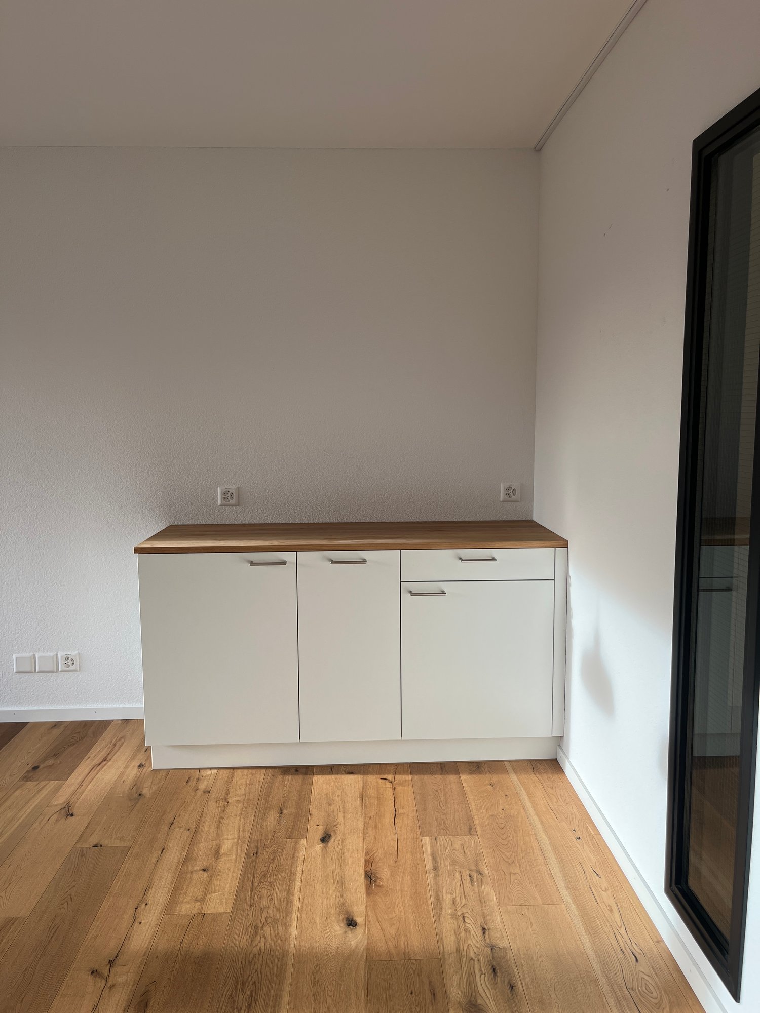 216m² commercial