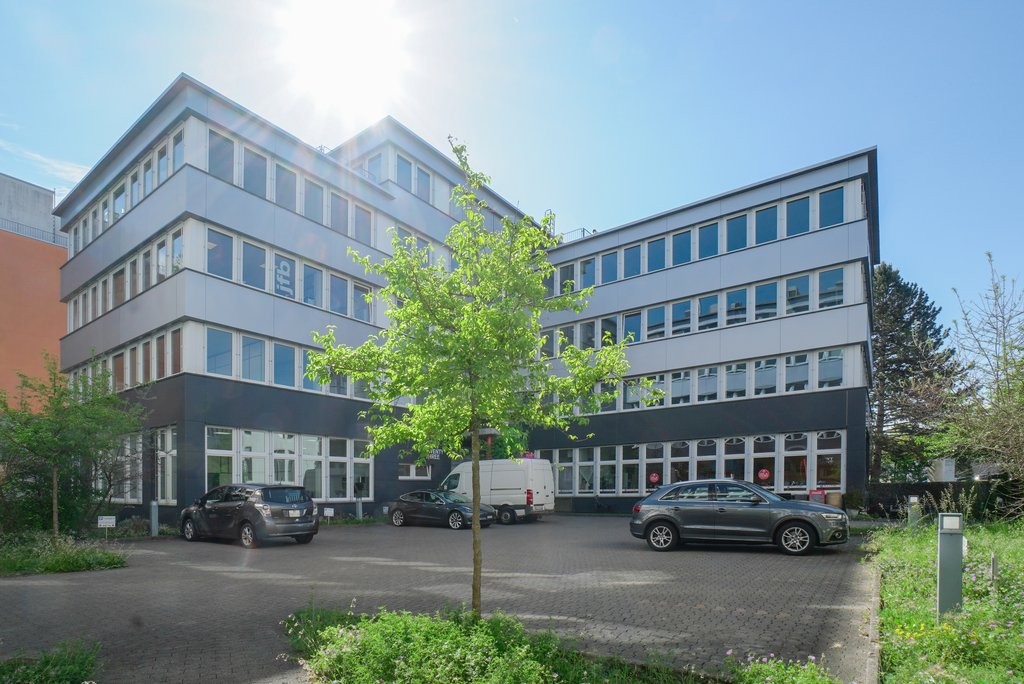 220m² office