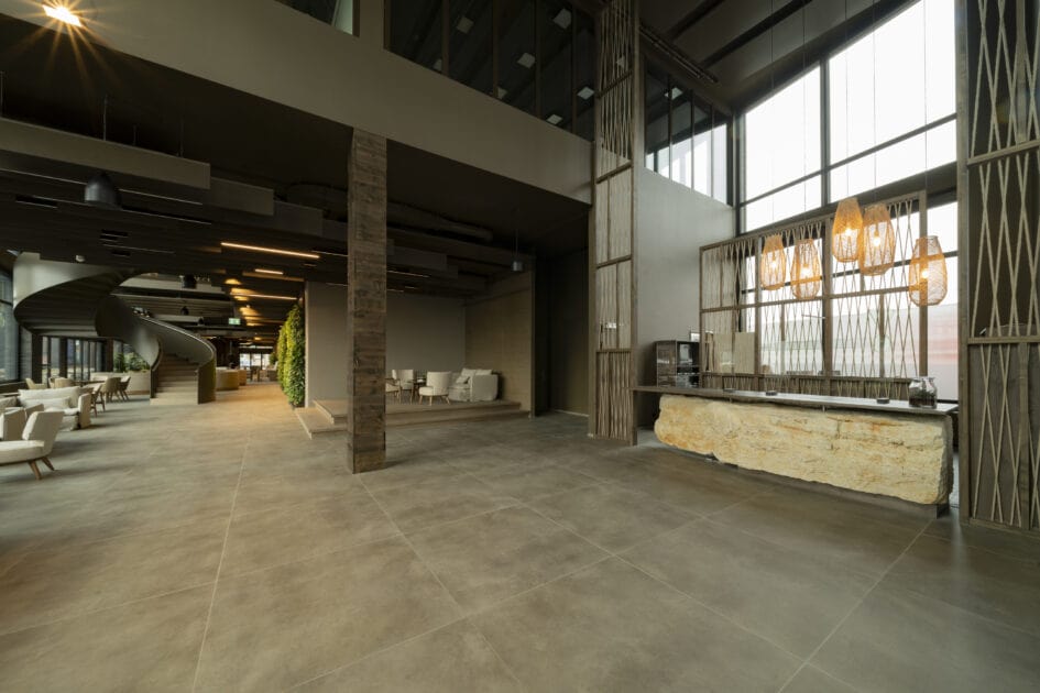 5000m² office
