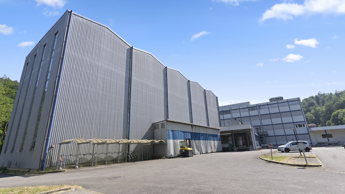 200m² commercial
