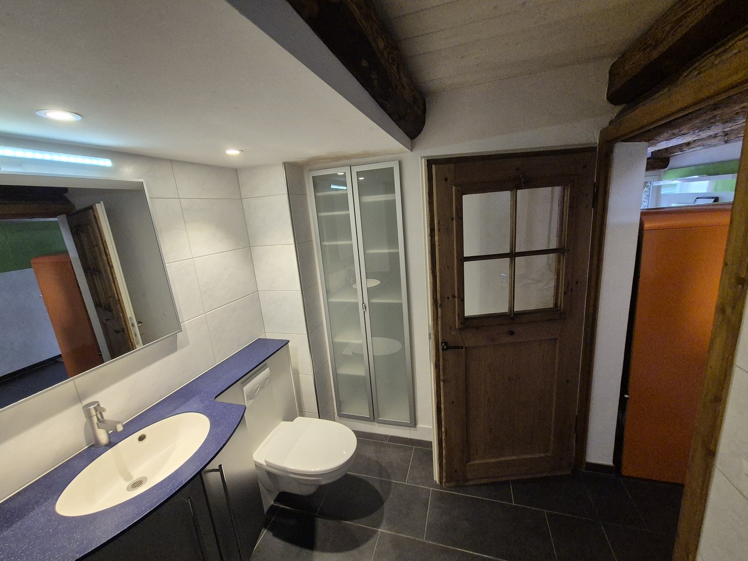 Bel appartement de vieille ville rénové avec balcon