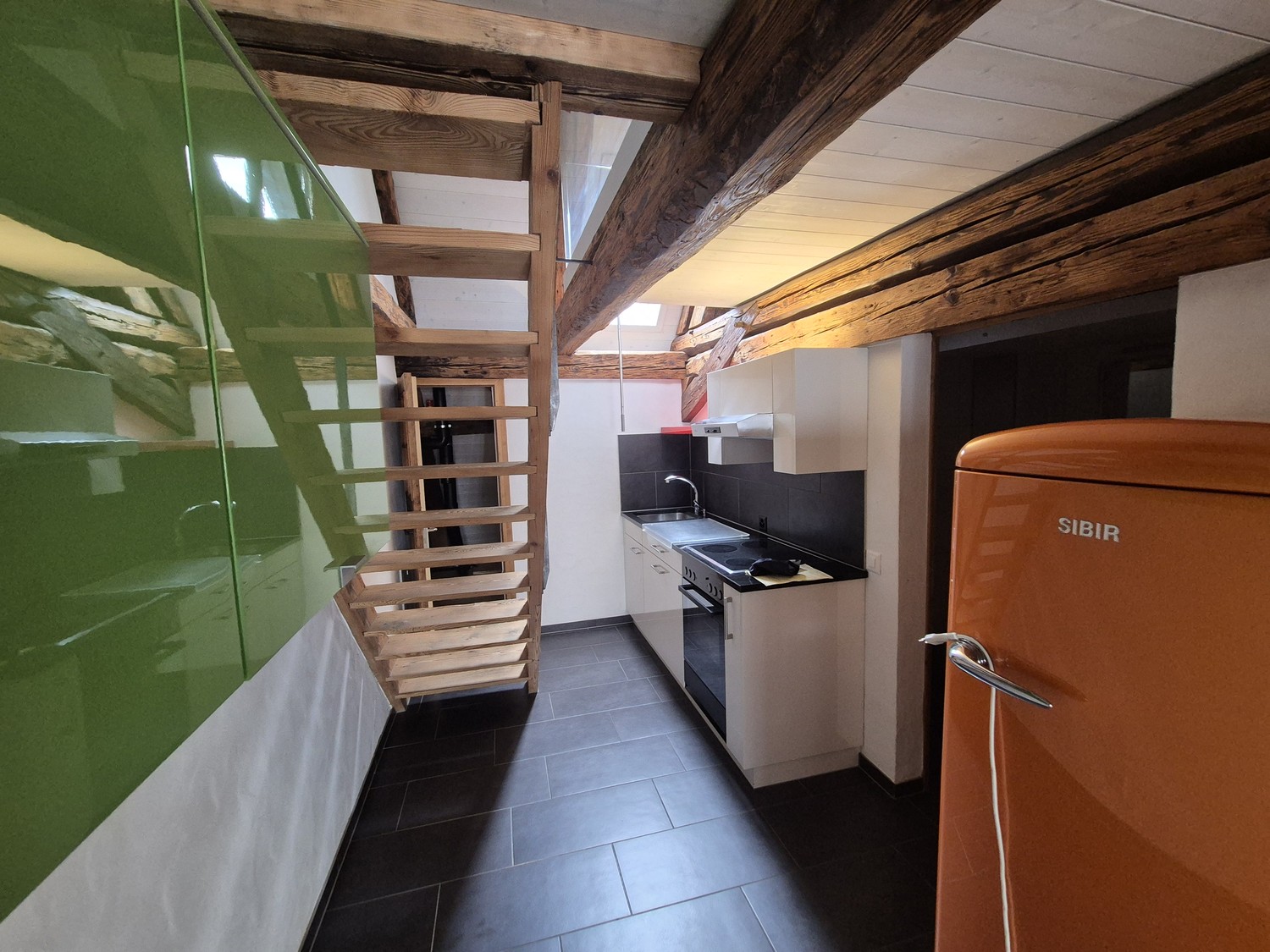 Bel appartement de vieille ville rénové avec balcon
